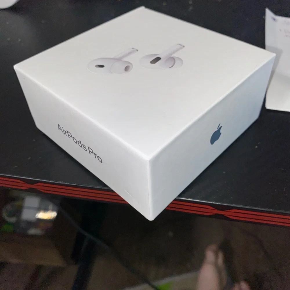 Apple White Wireless Earbuds